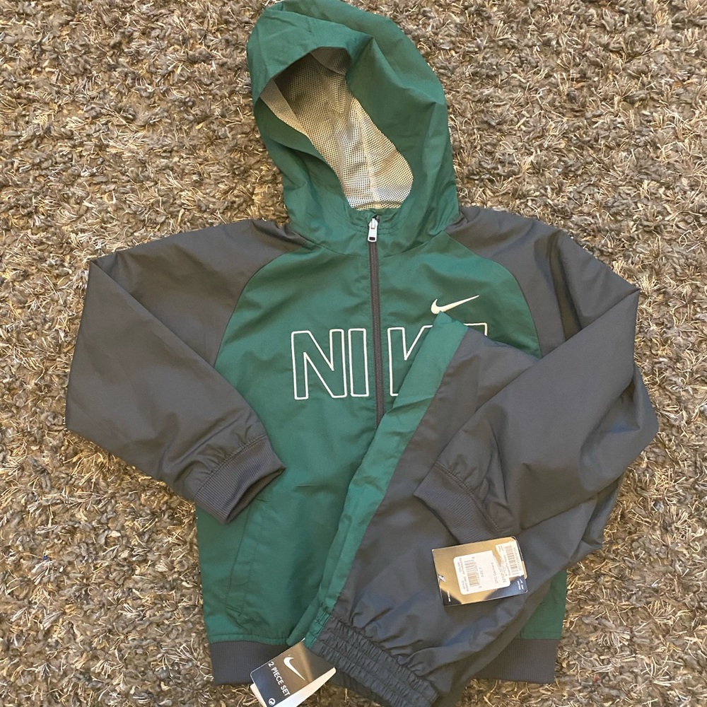Nike boys windbreaker suit